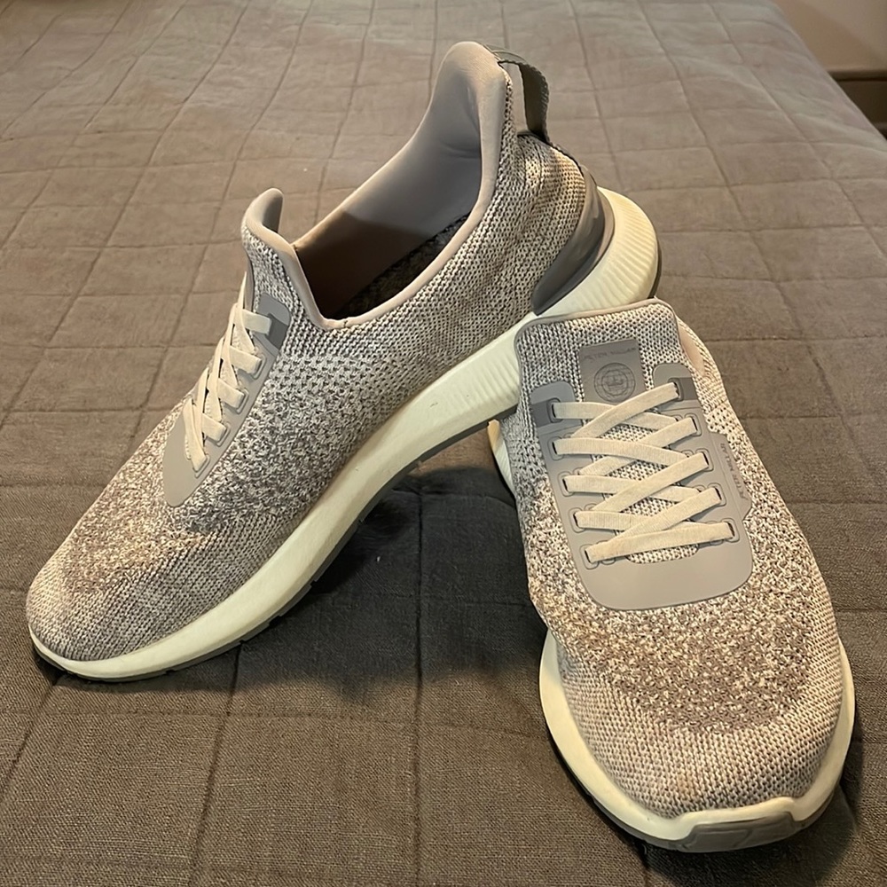 Peter Millar Hyperlite Apollo Sneaker Size 11 - runs small